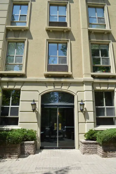 Condo Apartment in Toronto
