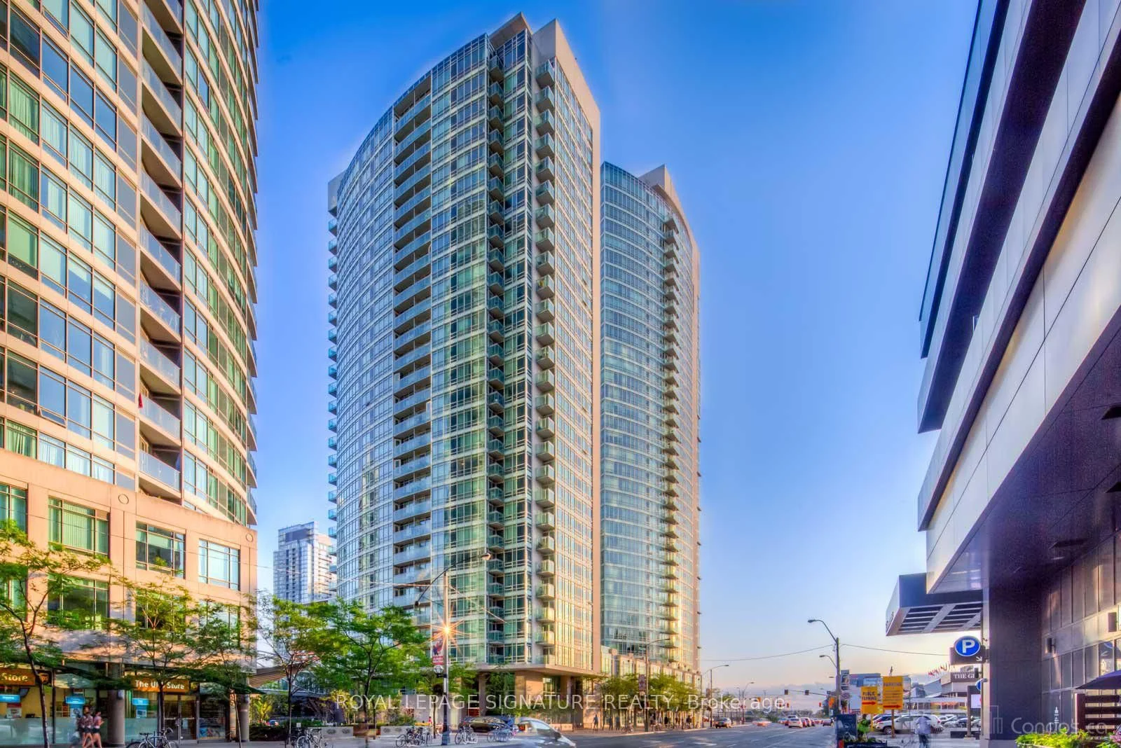 Condo Apartment in Toronto
