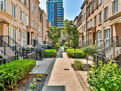 Condo Townhouse in Toronto
