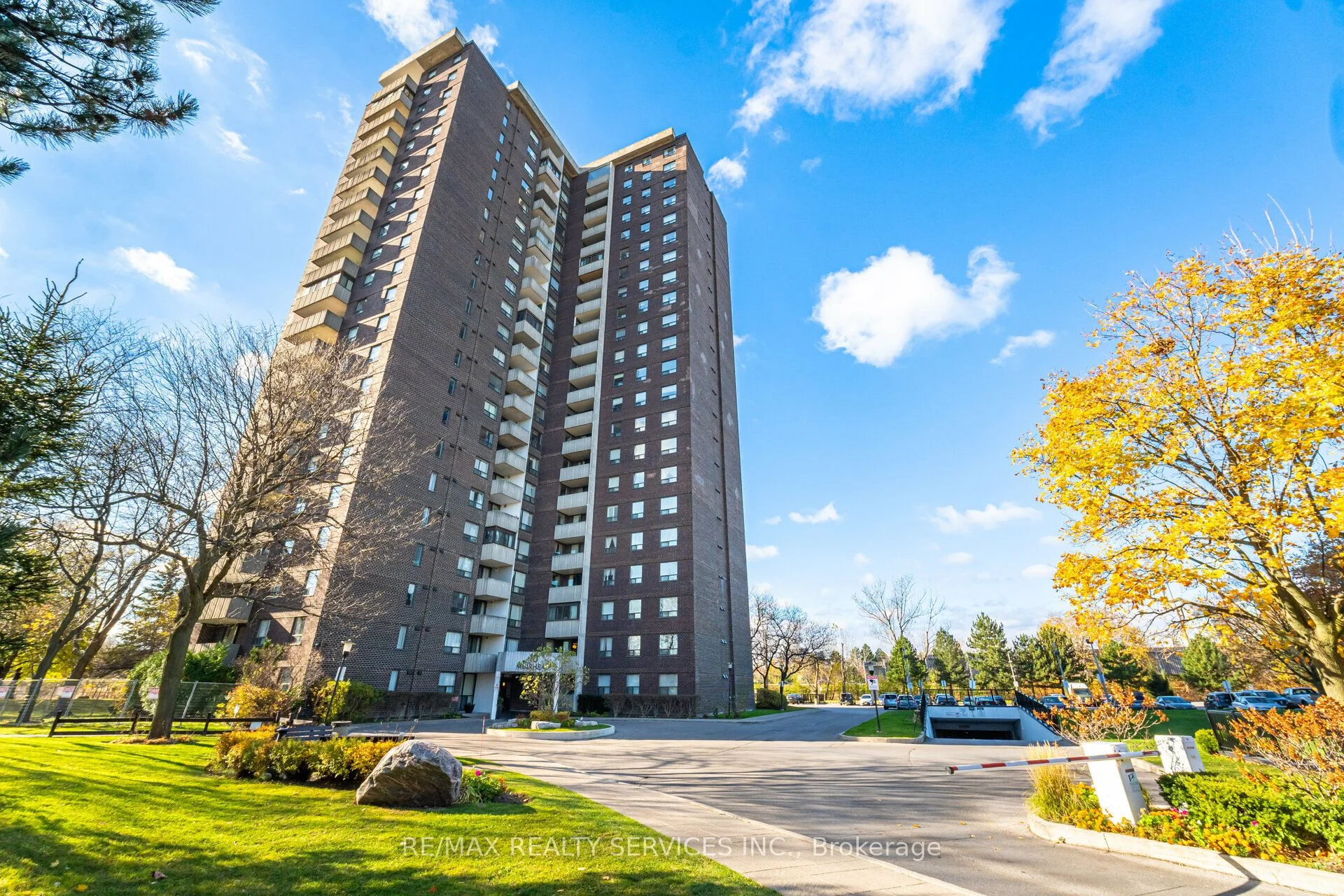 10 Muirhead Road 1103, Toronto C15, On M2j 4p9