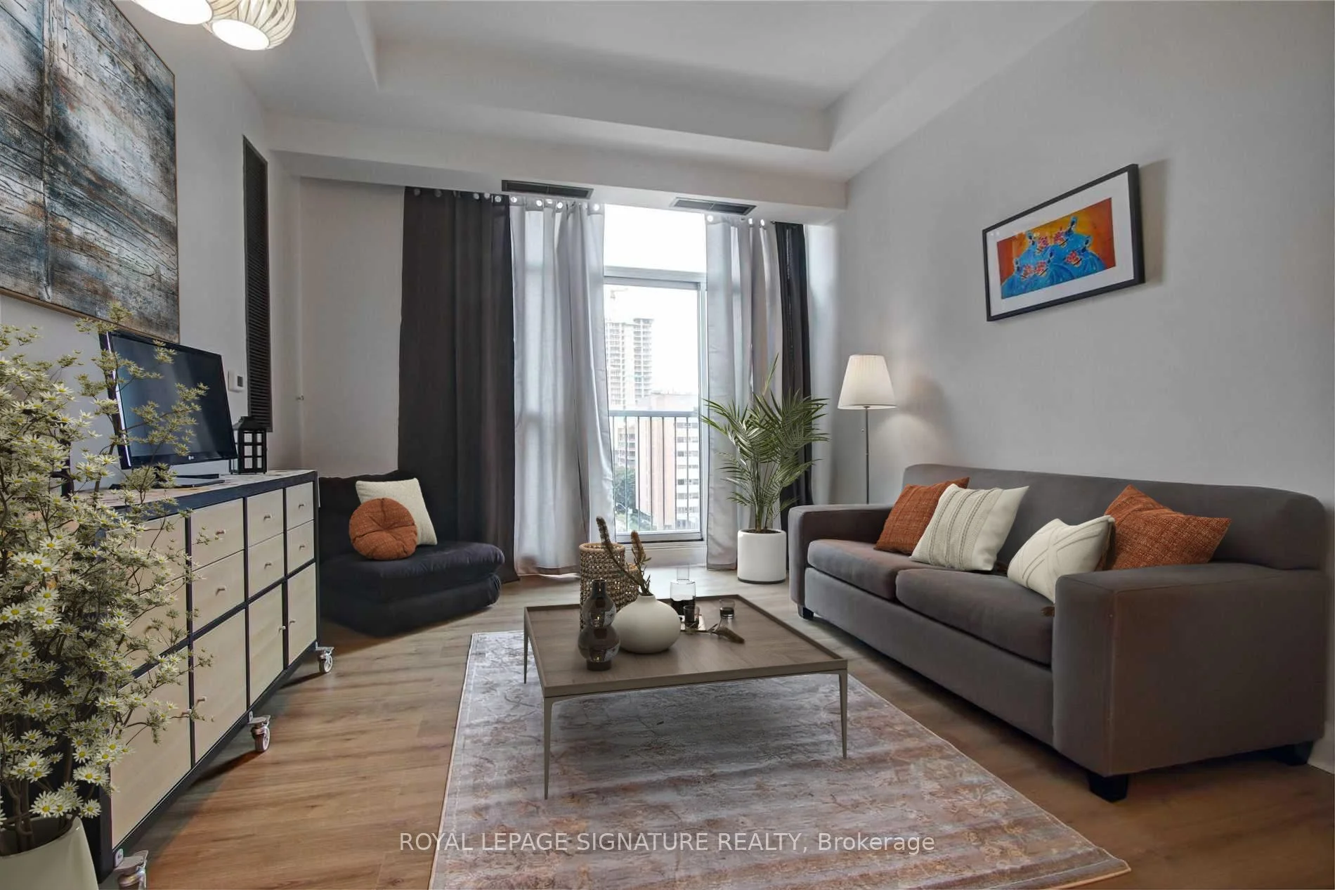 8 Wellesley Street E 803, Toronto C08, On M4y 3b2