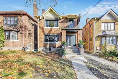 Duplex in Toronto