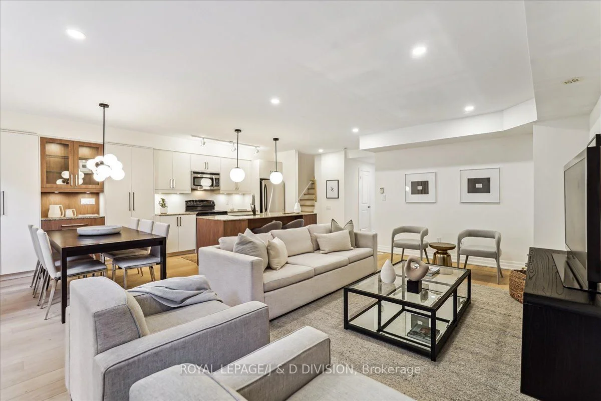 Condo Townhouse in Toronto