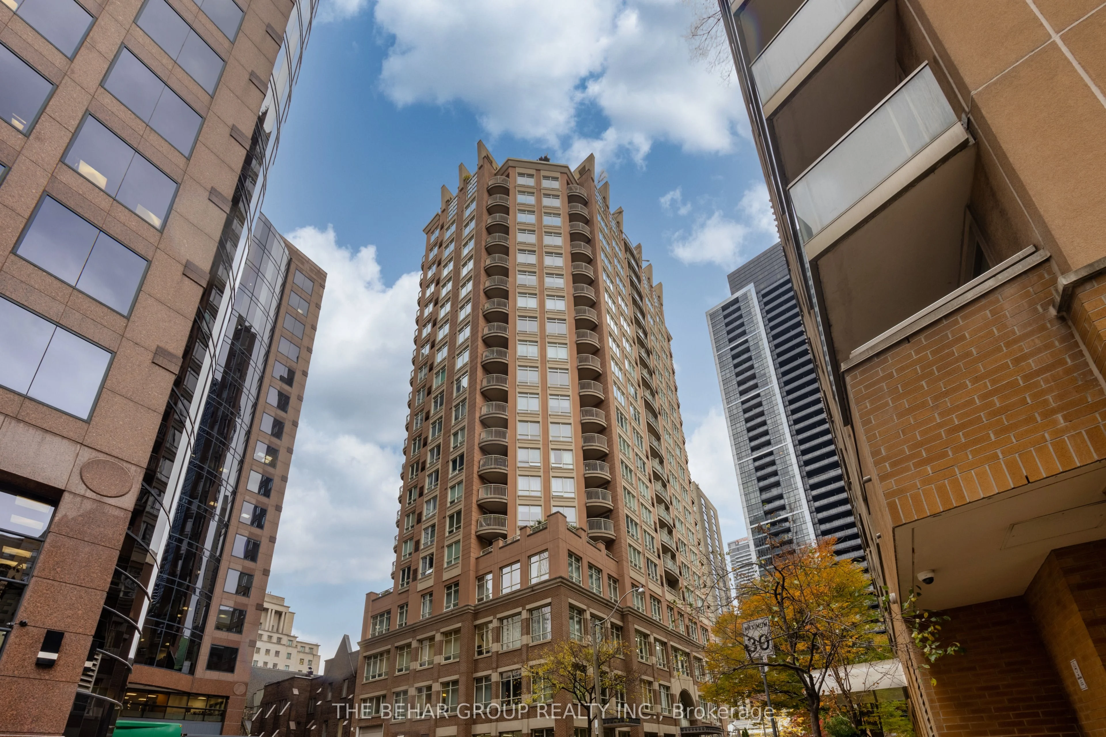 100 Hayden Street 1411, Toronto C08, On M4y 3c7