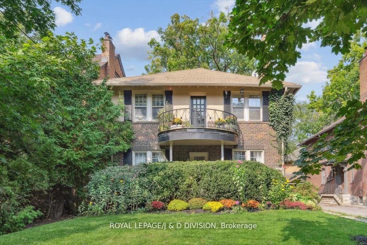 Duplex in Toronto