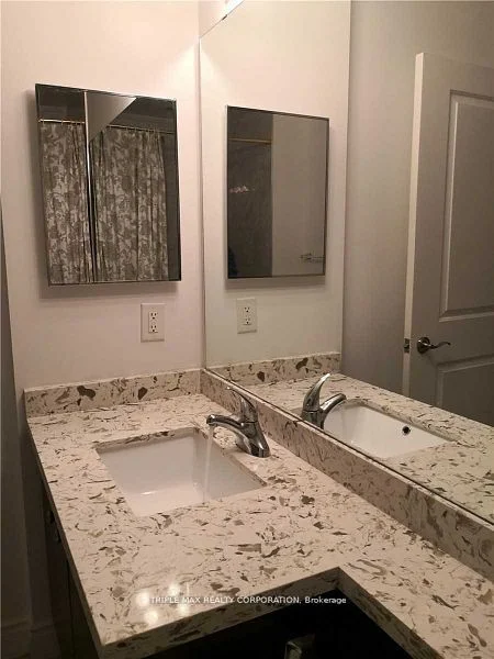 10 Bloorview Place 1910, Toronto C15, ON M2J 0B1