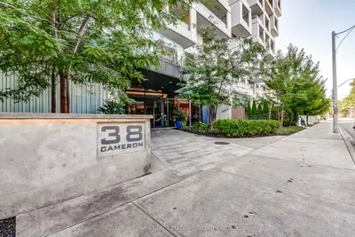 Condo Apartment in Toronto