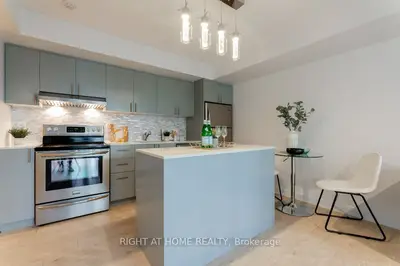 Condo Apartment in Toronto