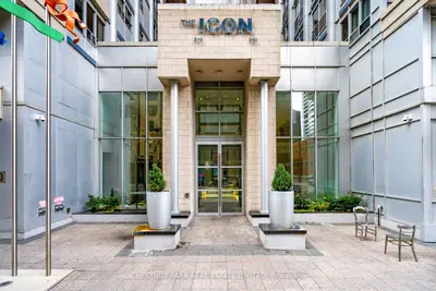 270 Wellington Street W 523, Toronto C01, On M5v 2v5