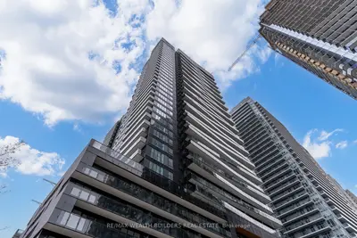 Condo Apartment in Toronto