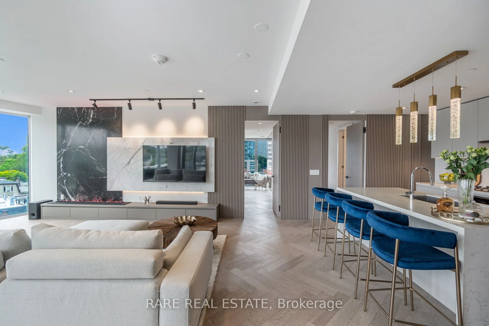 346 Davenport Road 504, Toronto C02, On M5r 1k6