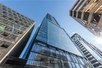 488 University Avenue 4303, Toronto C01, ON M5G 0C1