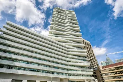 15 QUEENS Quay E 624, Toronto C08, ON M4J 1Y1