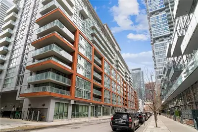 21 NELSON Street 701, Toronto C01, ON M5V 3H9