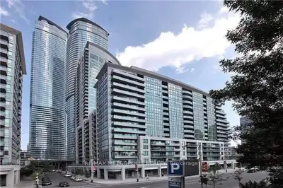 Condo Apartment in Toronto