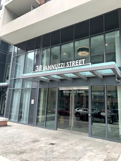 38 Iannuzzi Street 902, Toronto C01, On M5v 0s2