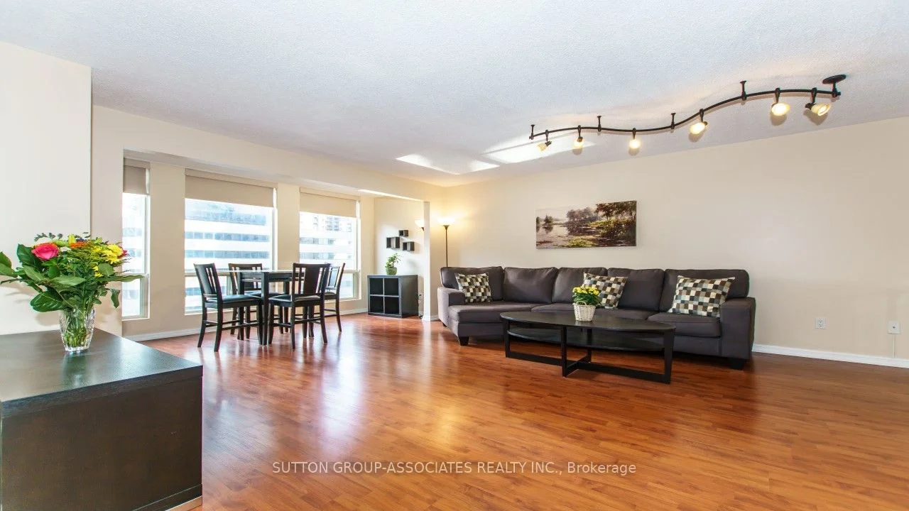 25 Grenville Street 603, Toronto C01, On M4y 2x5