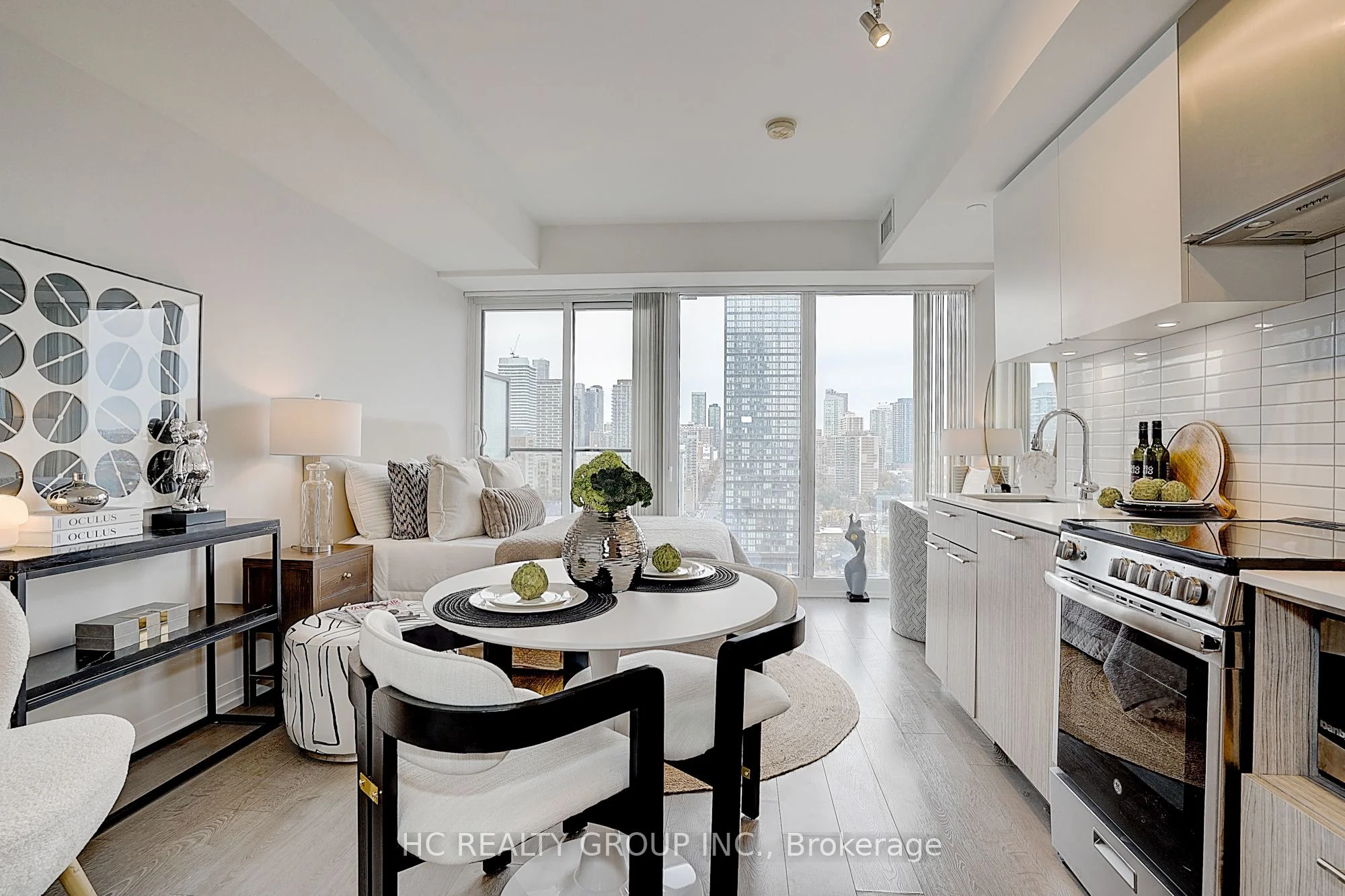 Condo Apartment in Toronto