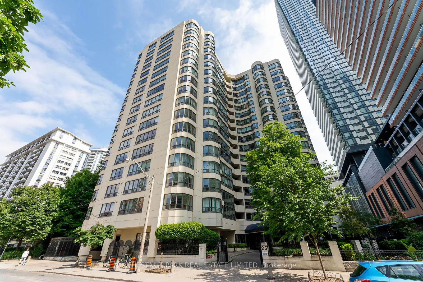 25 Maitland Street 502, Toronto C08, On M4y 2w1