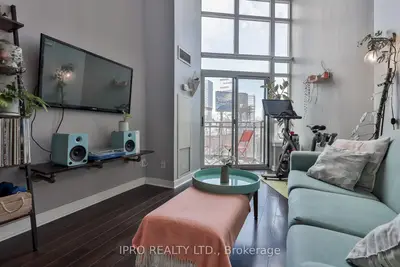Condo Apartment in Toronto