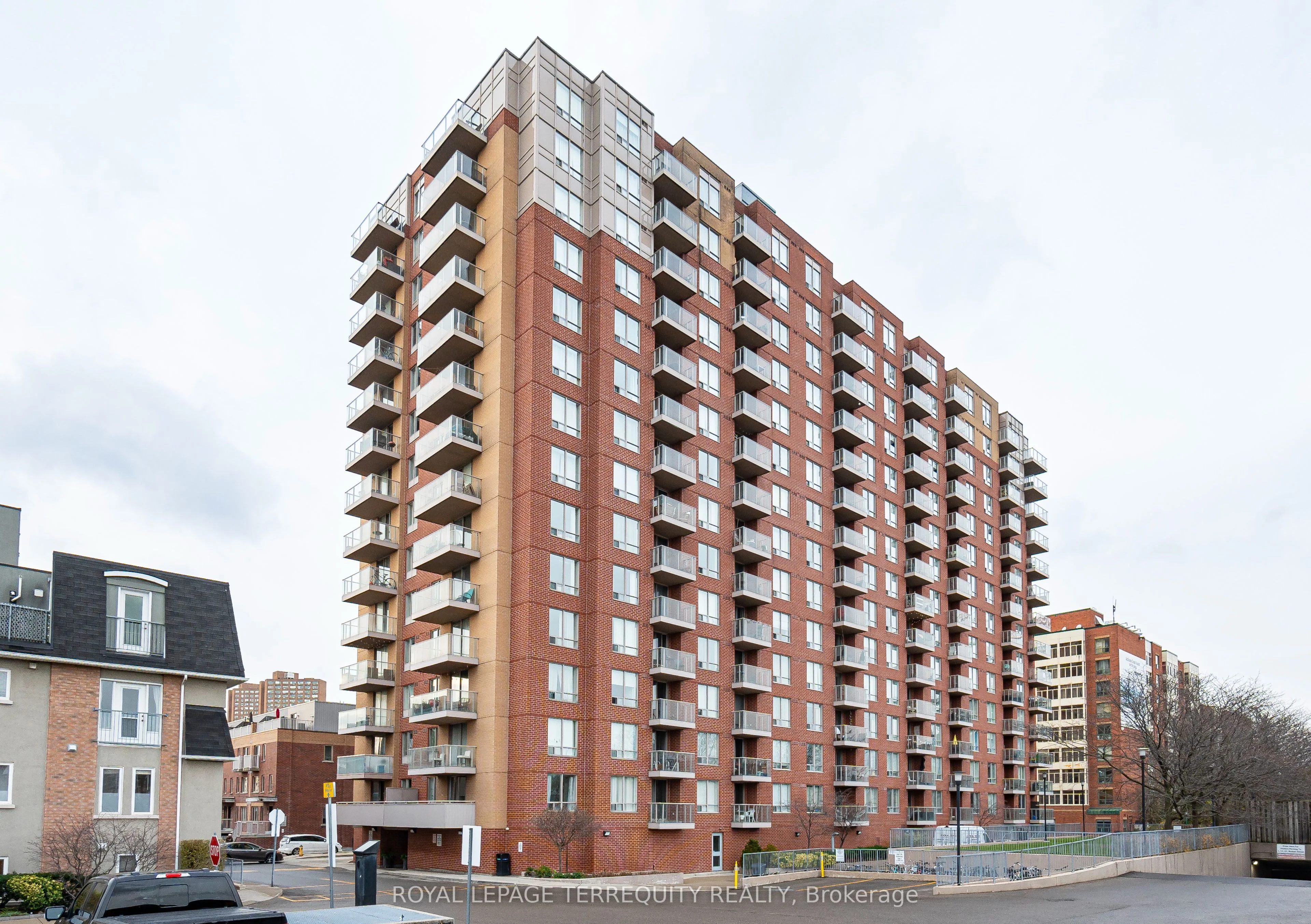 Condo Apartment in Toronto