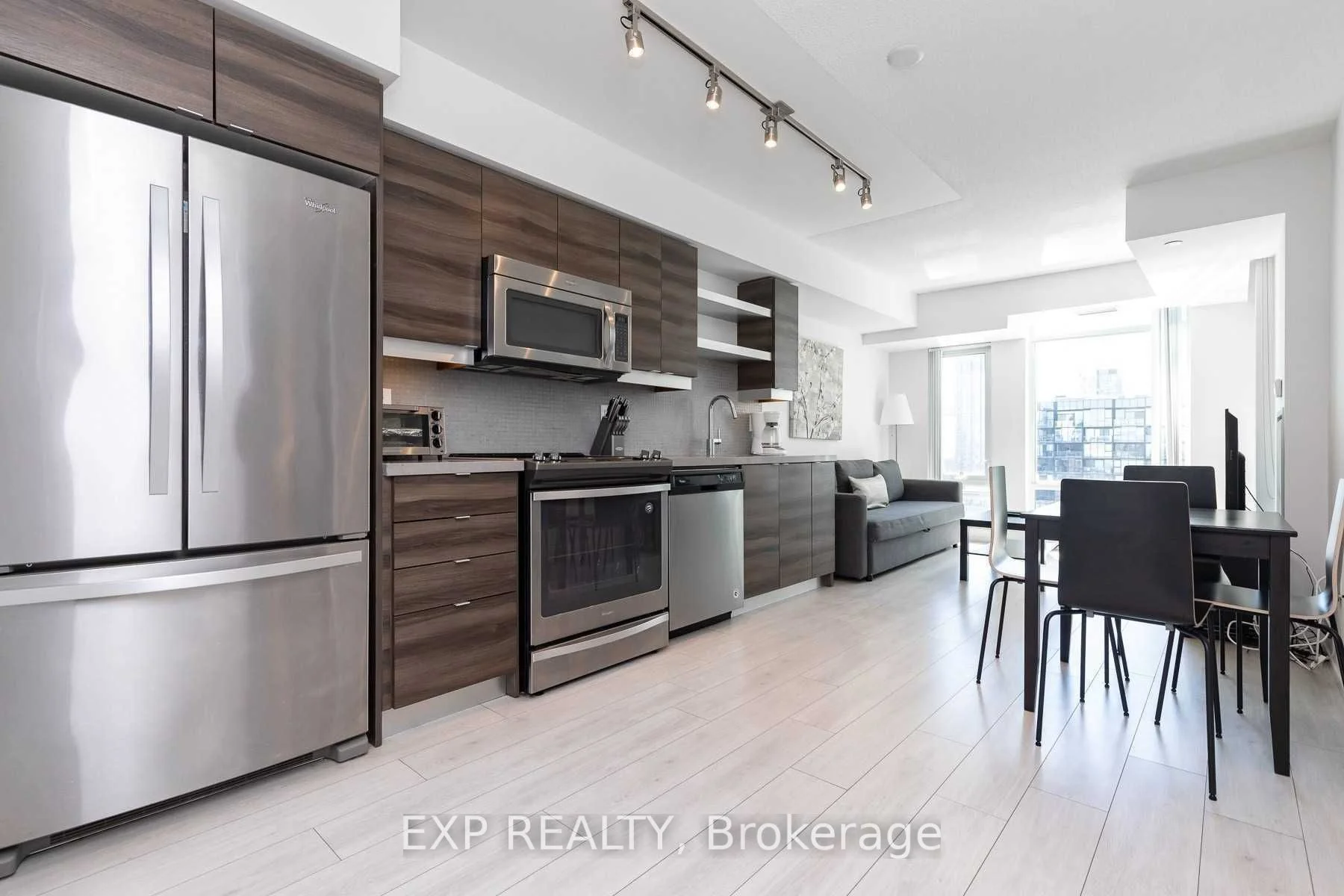 525 Adelaide Street W 1822, Toronto C01, On M5v 0n7