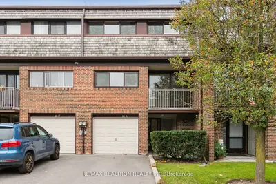 Condo Townhouse in Toronto