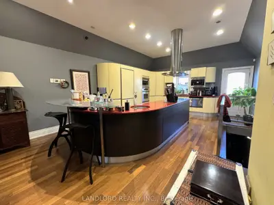 Store W Apt/Office in Toronto