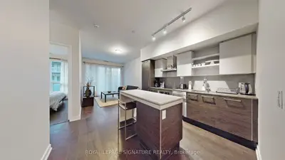 Condo Apartment in Toronto