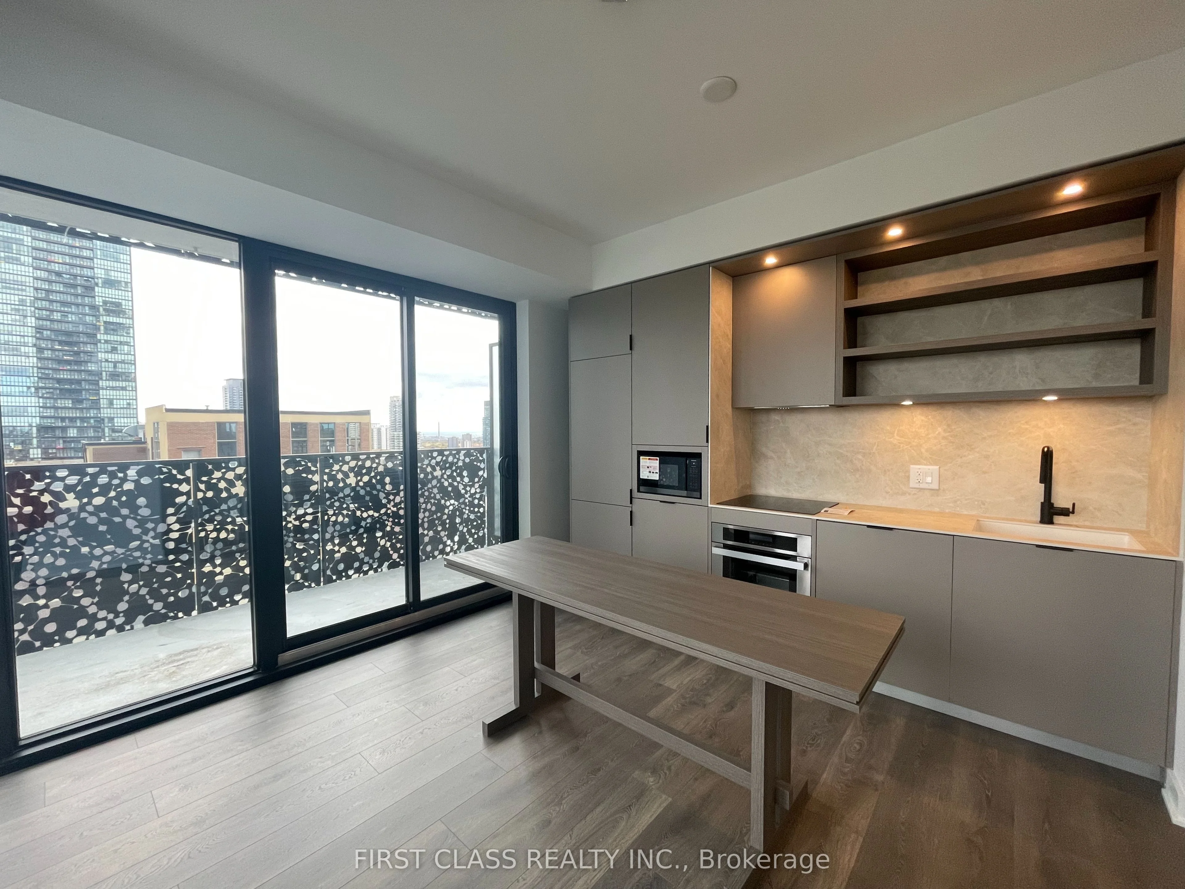 55 Charles Street E 2412, Toronto C08, On M4y 1s9