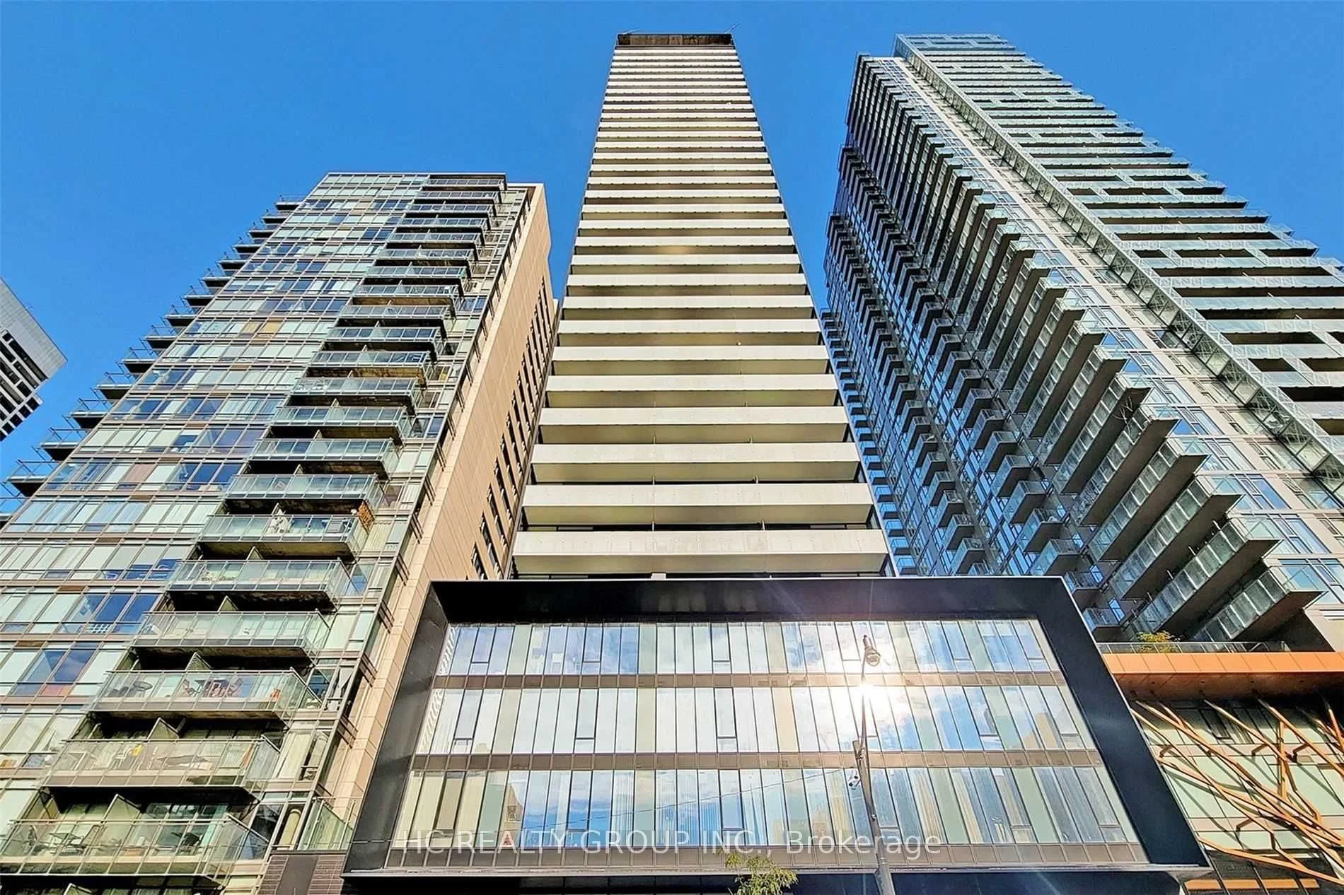 28 Wellesley Street E 2301, Toronto C08, On M4y 0c4