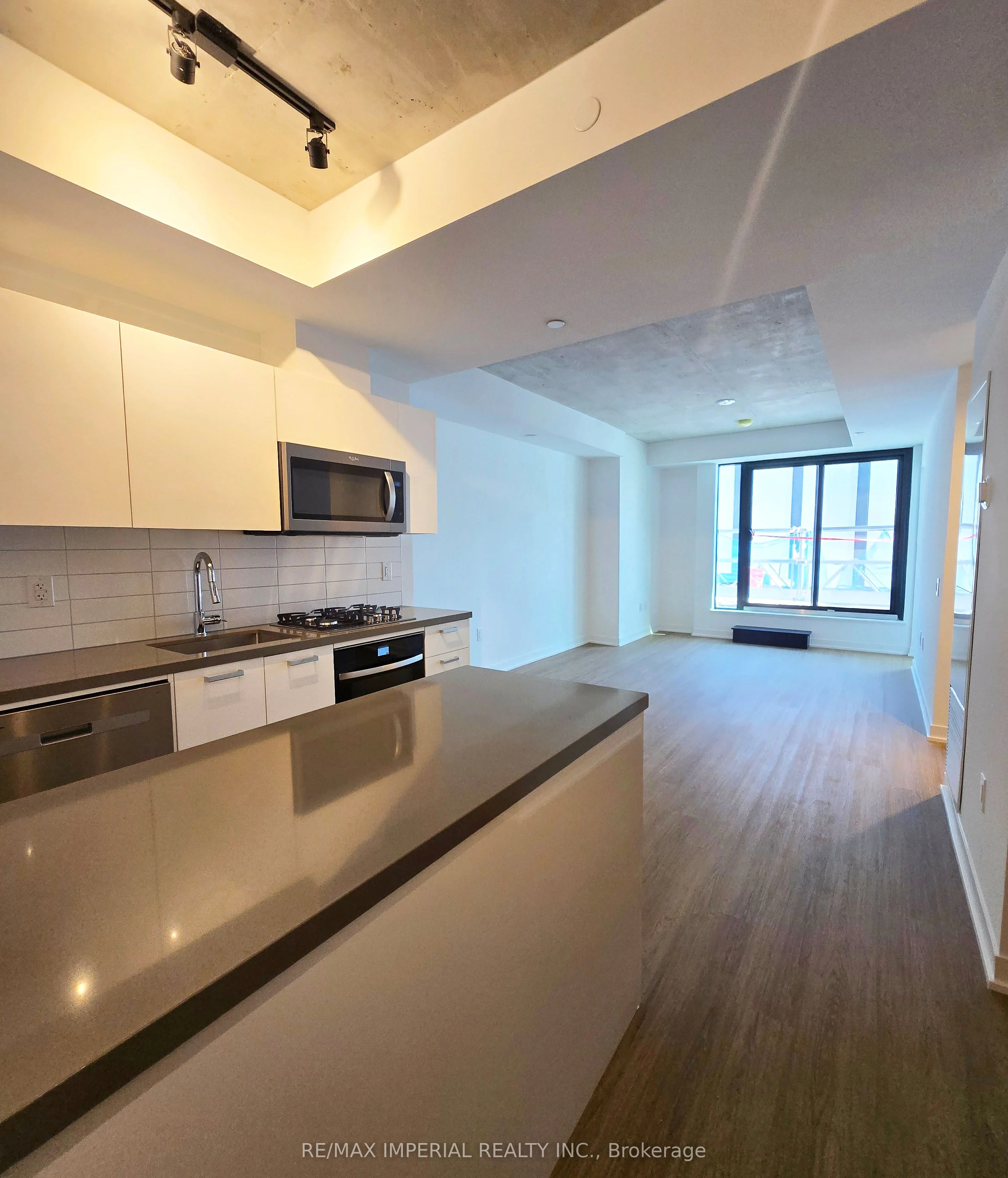 195 Mccaul Street 803, Toronto C01, On M5t 1w6