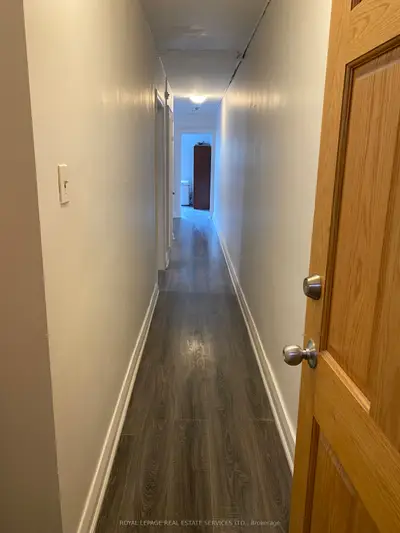 136 Avenue Road B, Toronto C02, On M5r 2h6