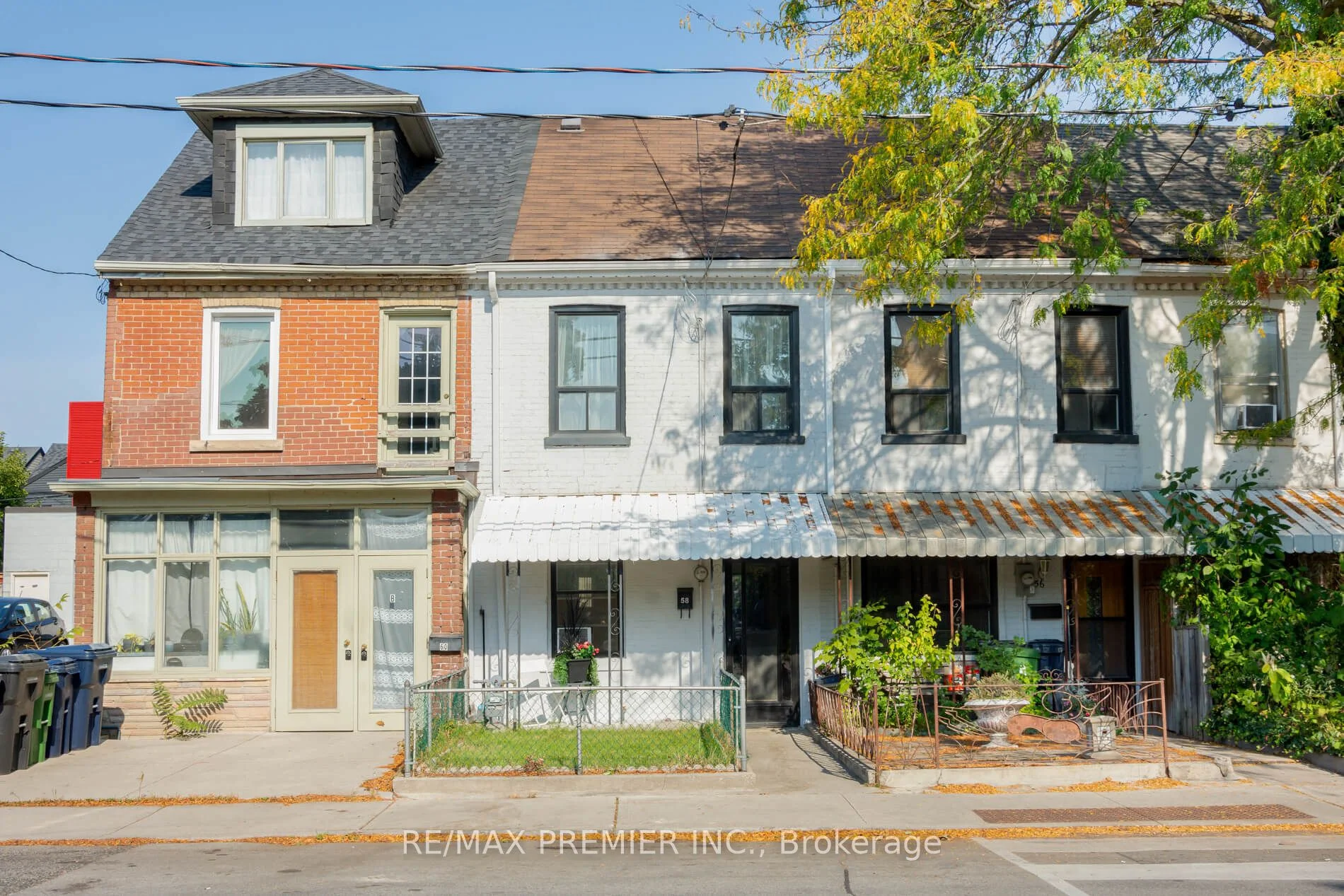 Att/Row/Townhouse in Toronto