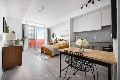 Condo Apartment in Toronto