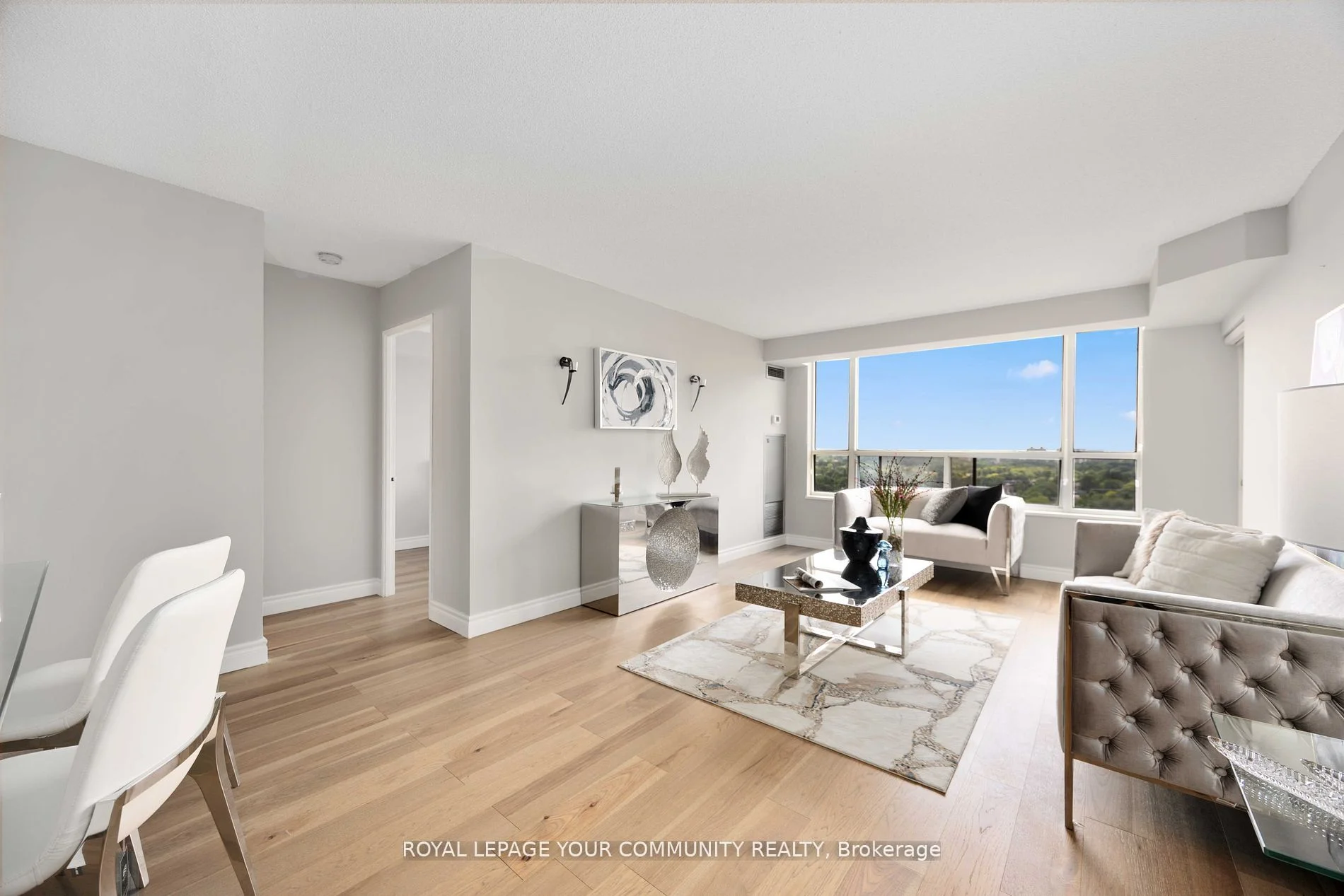 Condo Apartment in Toronto
