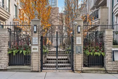 Condo Townhouse in Toronto