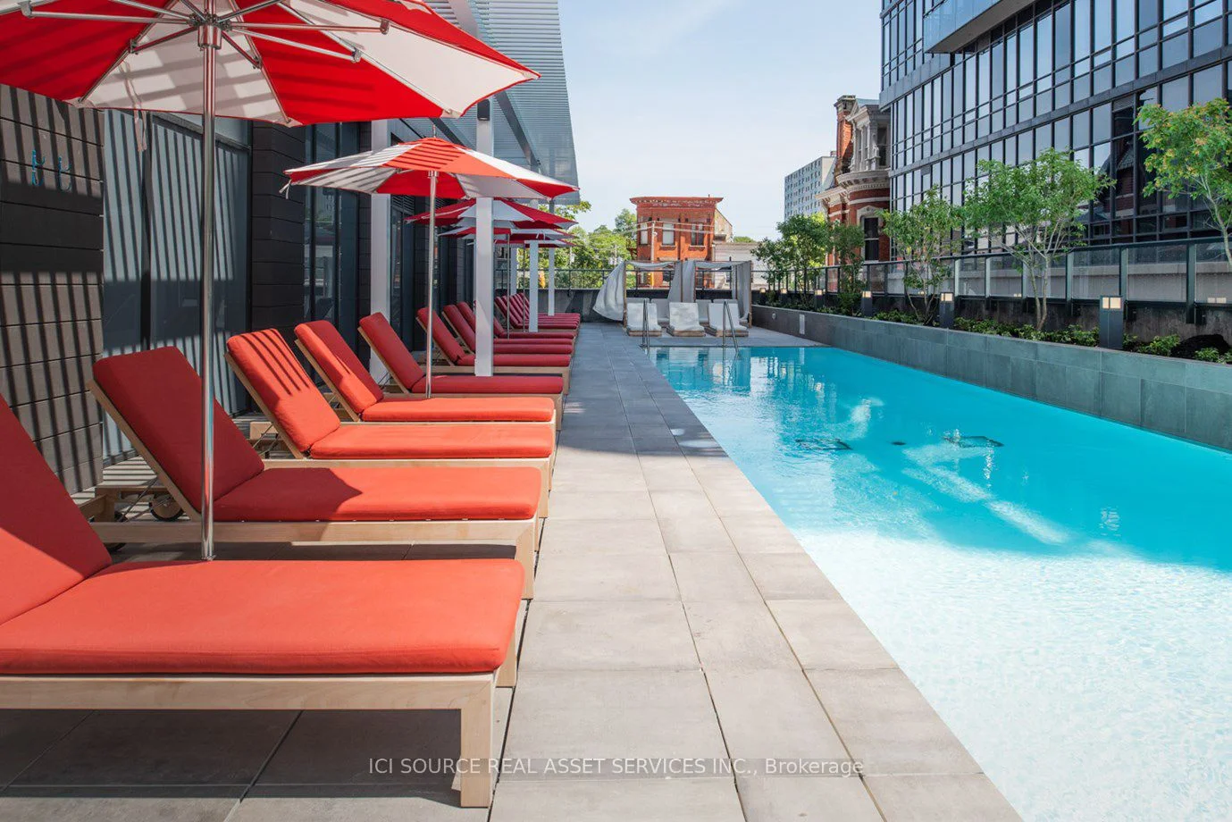 25 Selby Street 1807, Toronto C08, On M4y 0e6