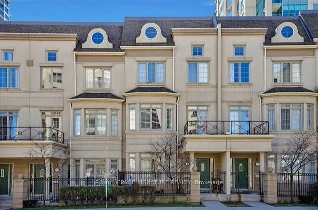 Condo Townhouse in Toronto