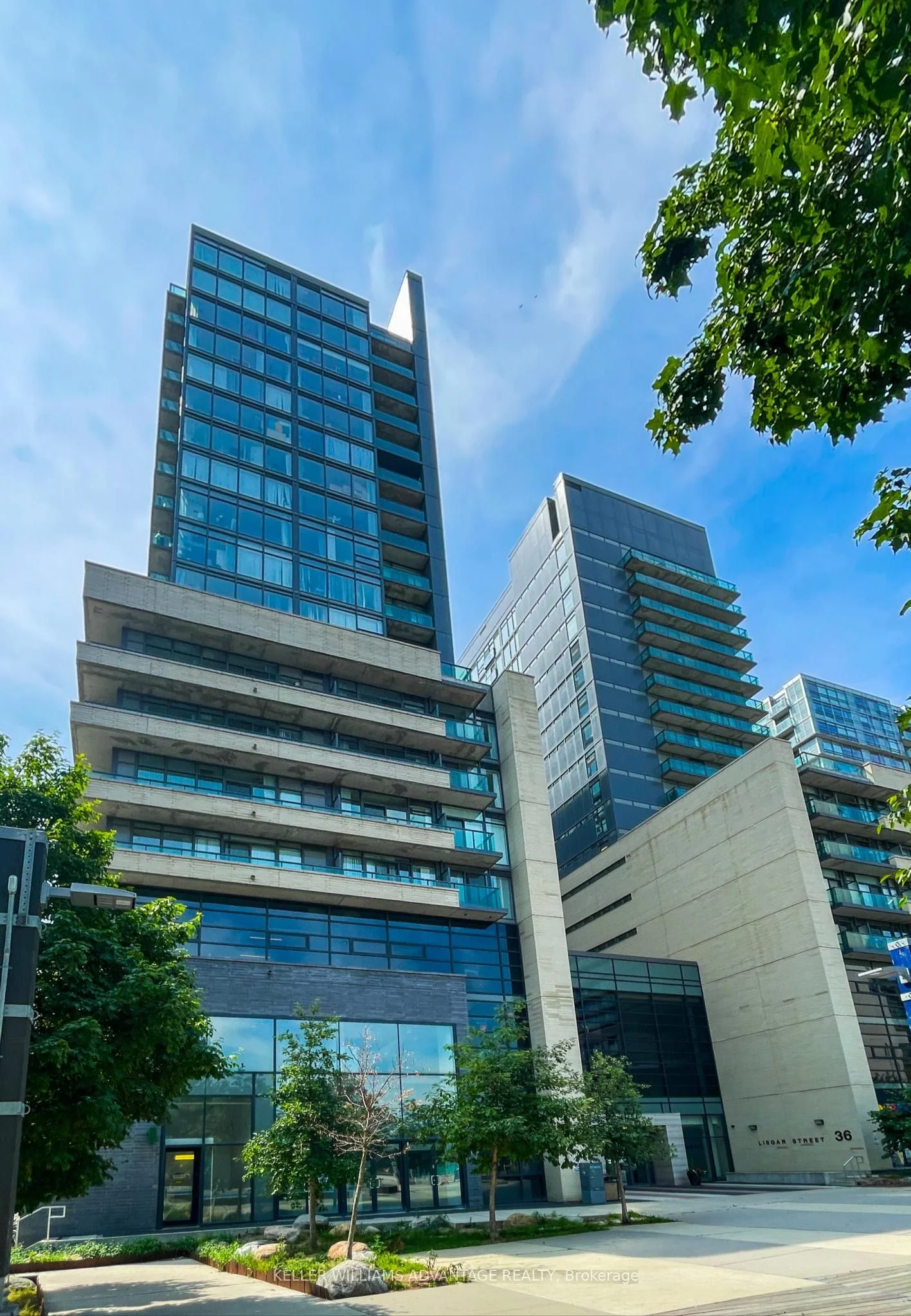 36 Lisgar Street 1708e, Toronto C01, On M6j 0c7