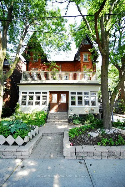 Fourplex in Toronto