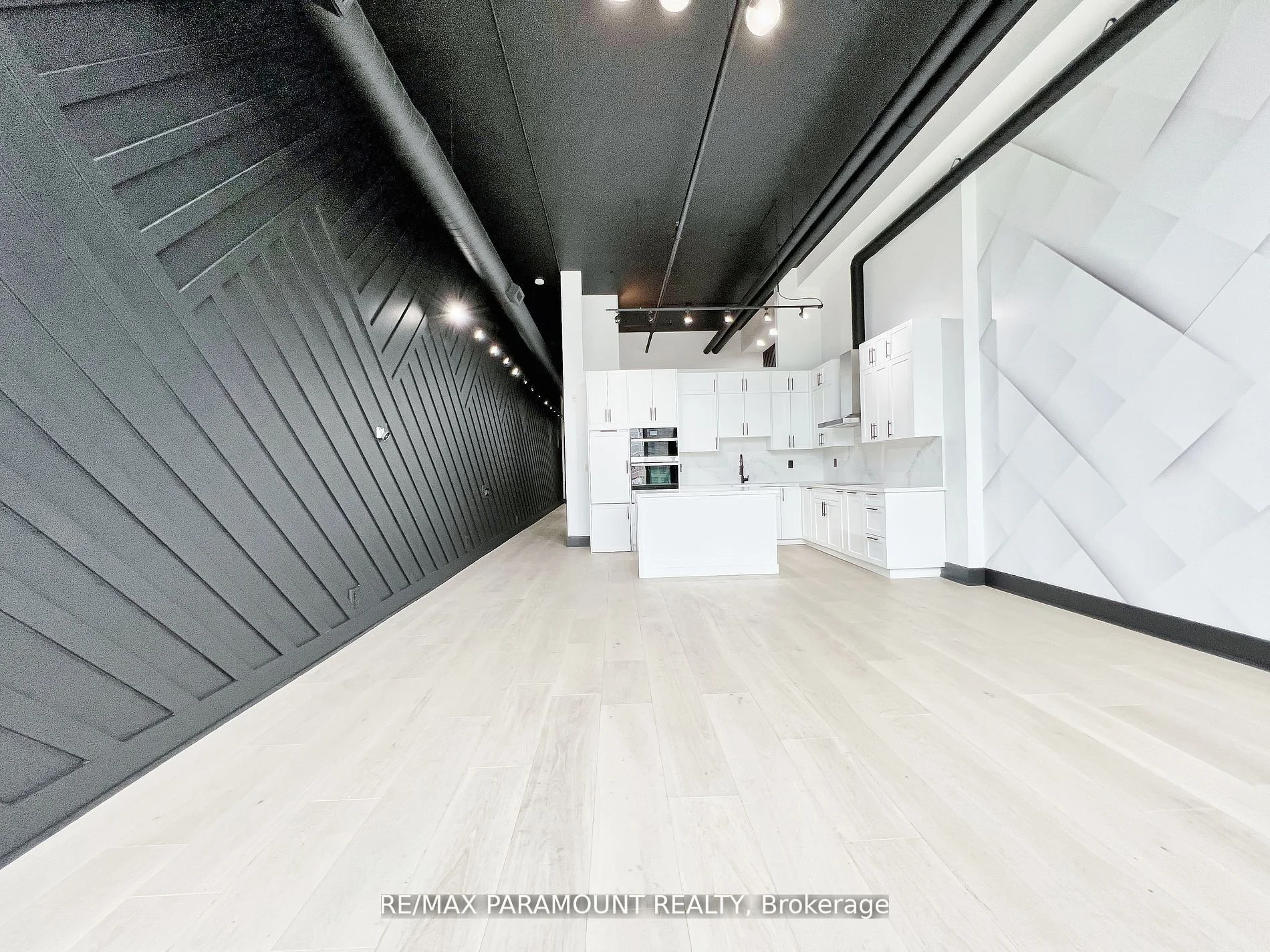 43 Hanna Avenue 433, Toronto C01, ON M6K 1X1