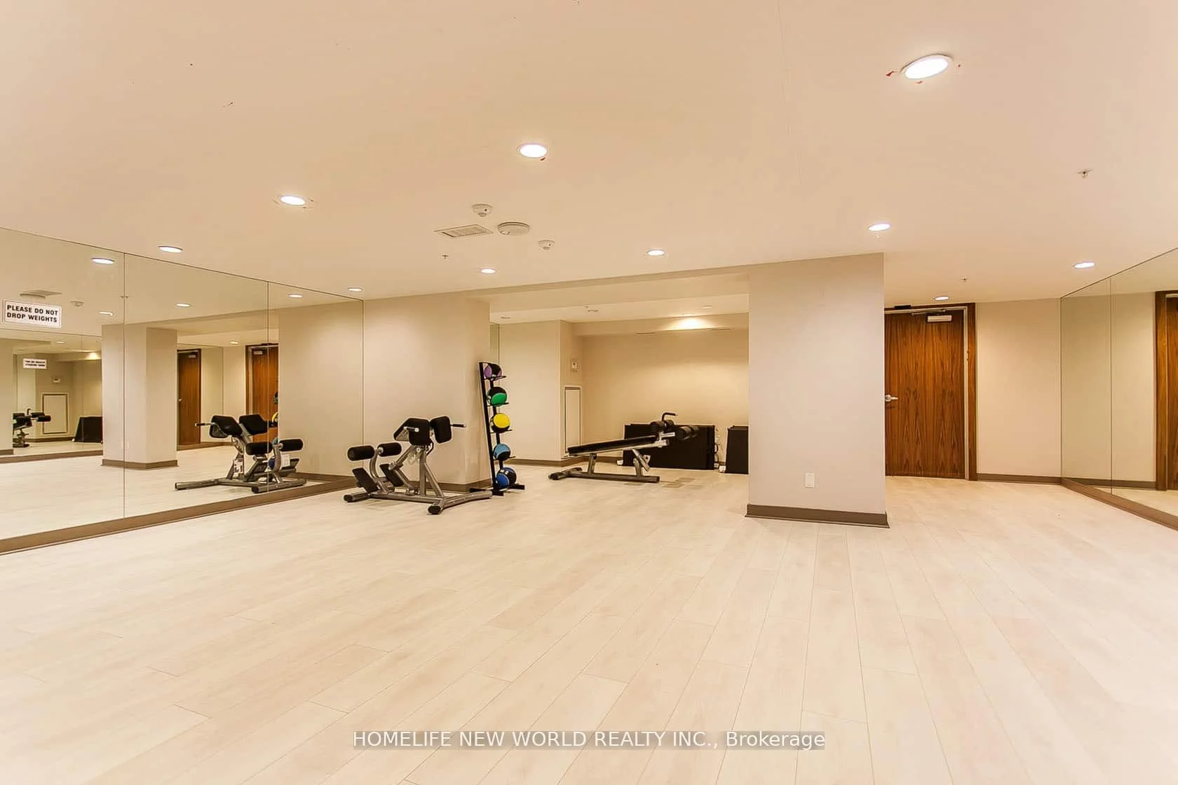 295 Adelaide Street W 3909, Toronto C01, ON M5V 1P7