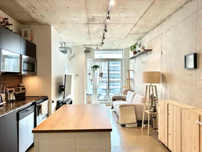 Condo Apartment in Toronto