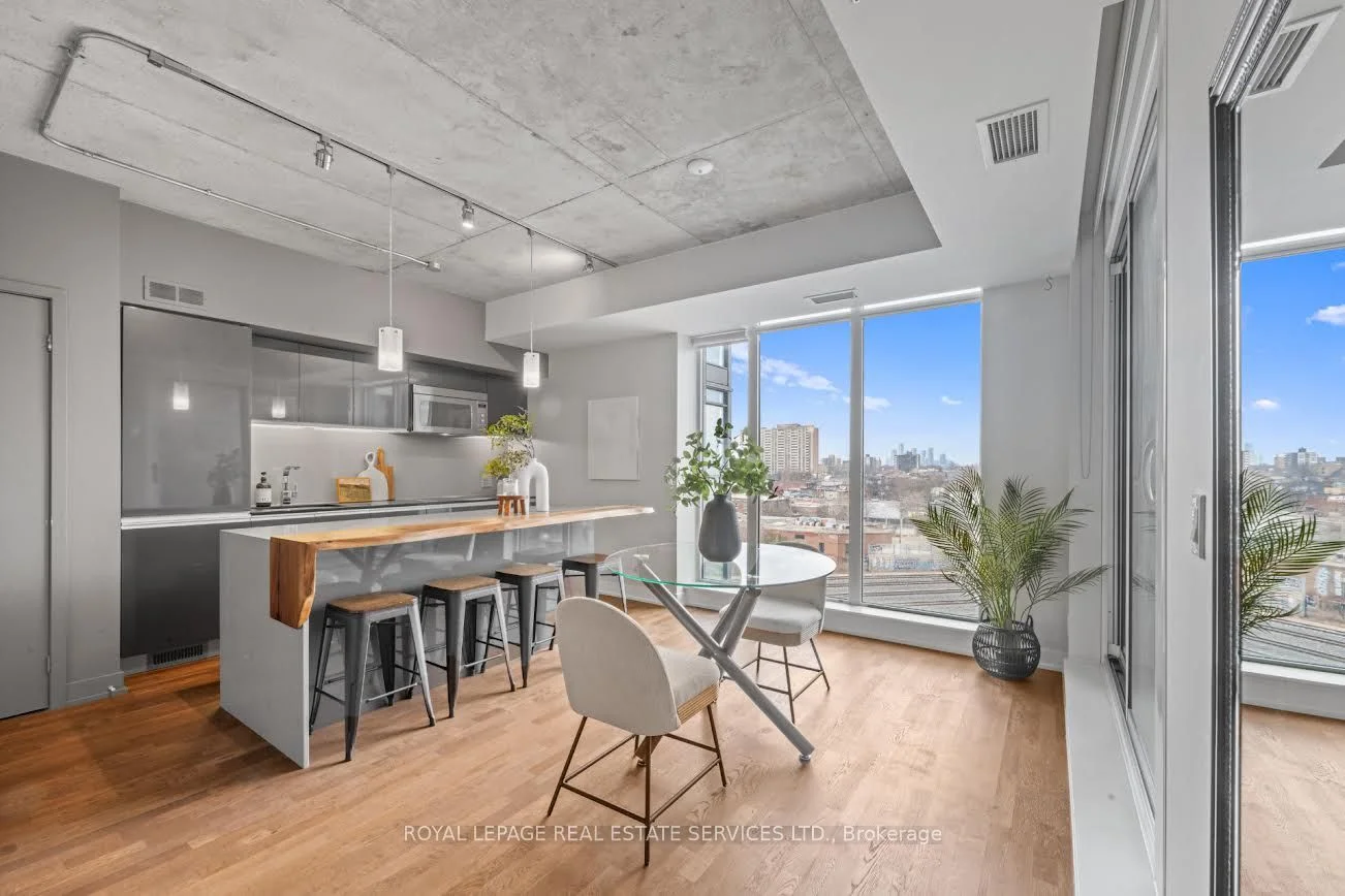 20 Minowan Miikan Lane 712, Toronto C01, ON M6J 0E5