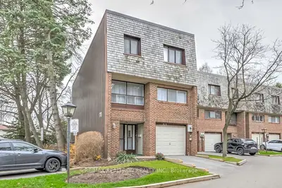 Condo Townhouse in Toronto