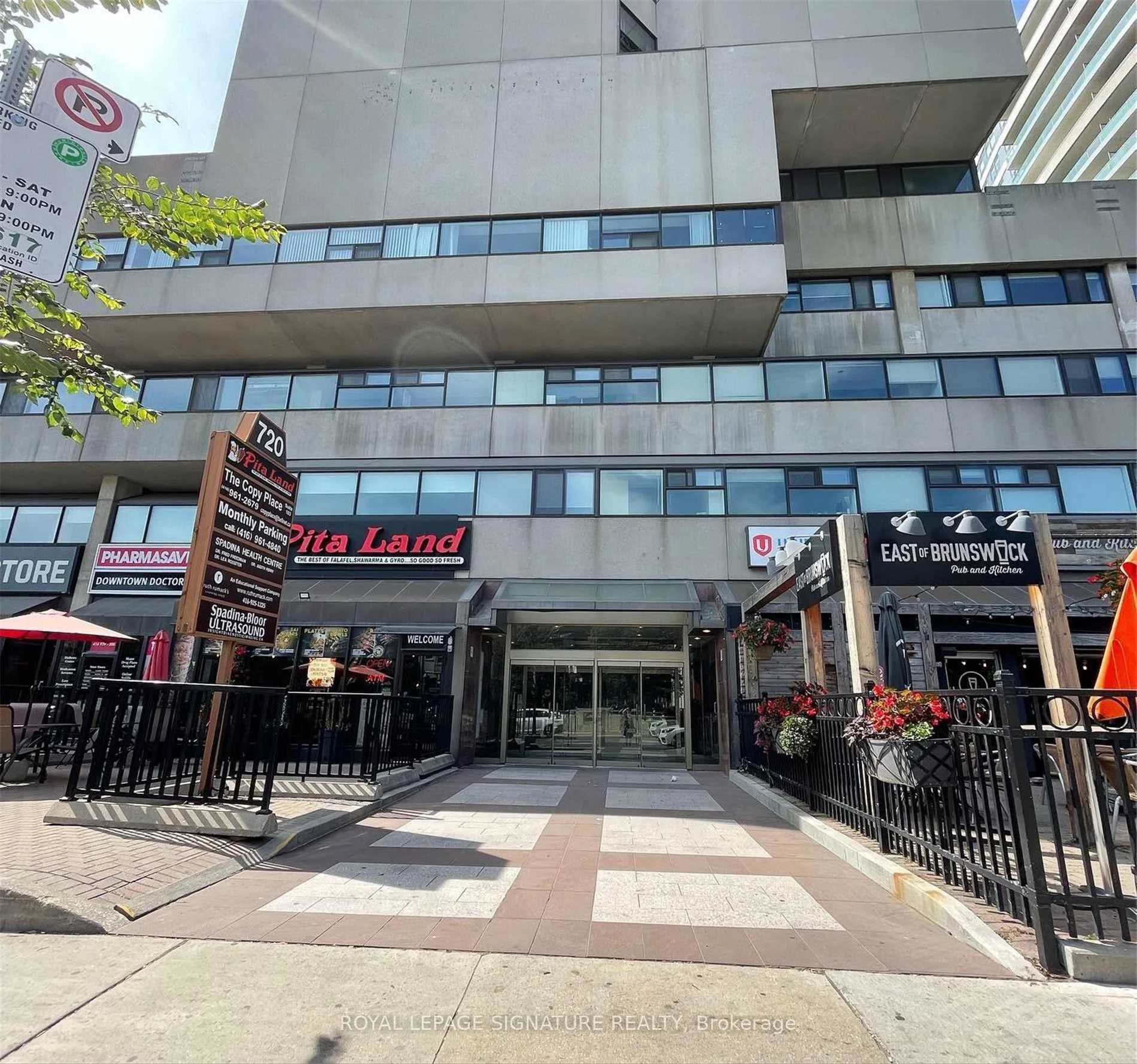720 Spadina Avenue 1606, Toronto C01, ON M5S 2T9