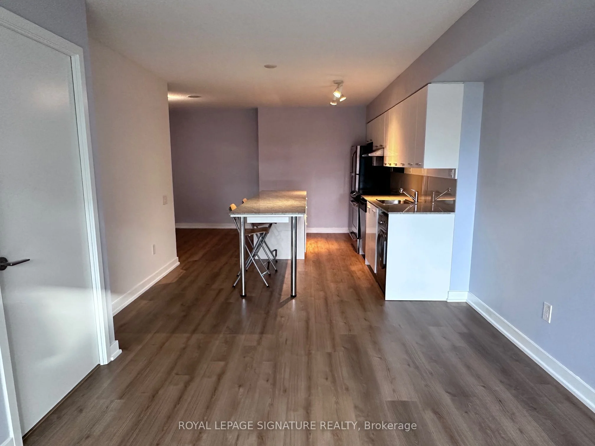 33 Singer Court 1107, Toronto C15, ON M2K 0B4