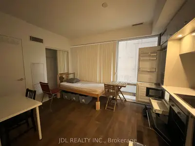 15 Grenville Street 804, Toronto C01, On M4y 1a1