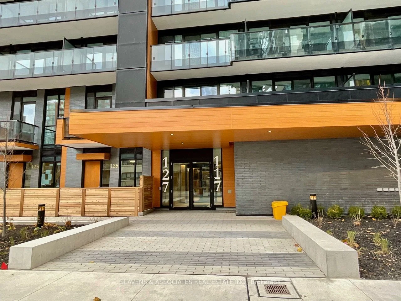 127 Broadway Avenue 1813S, Toronto C10, ON M4P 1V4